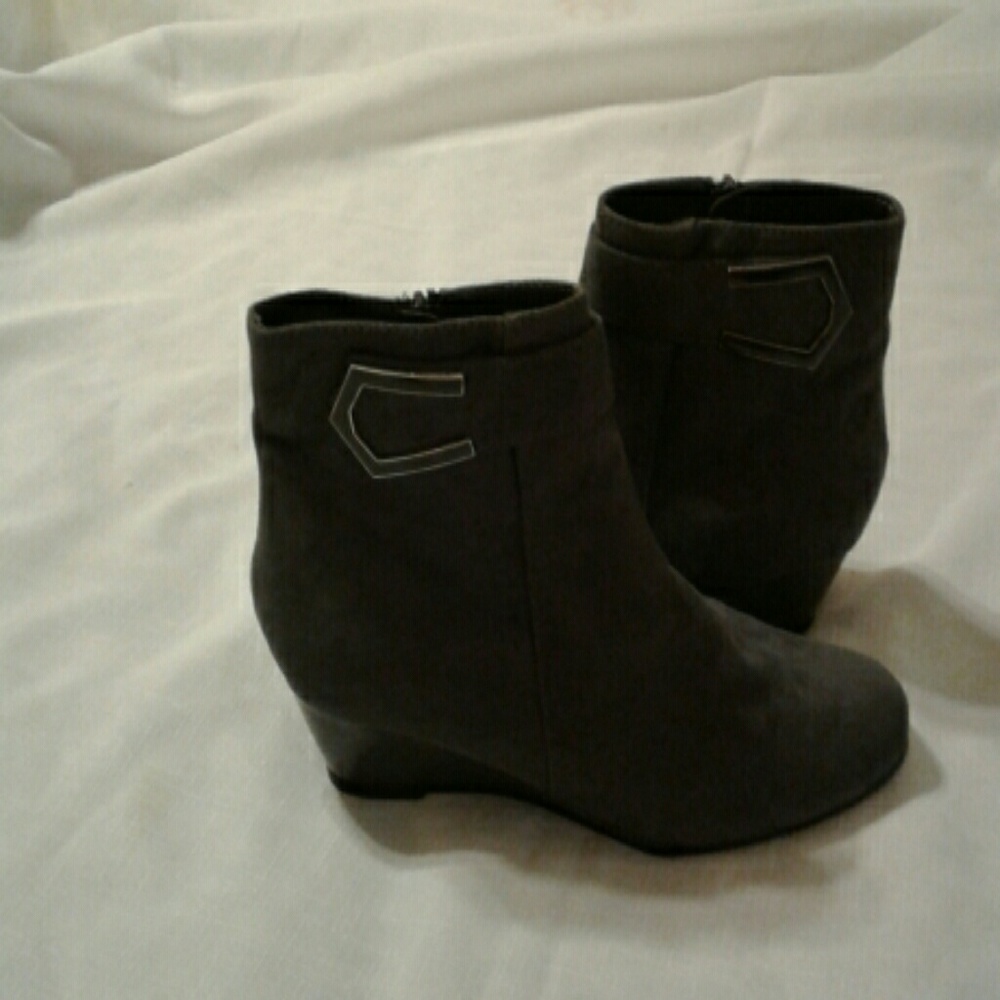 gray ankle boots